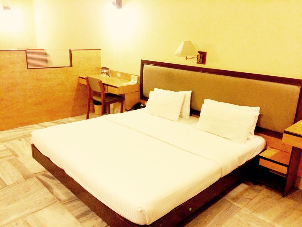 Harsha Hotel Hyderabad Exterior photo
