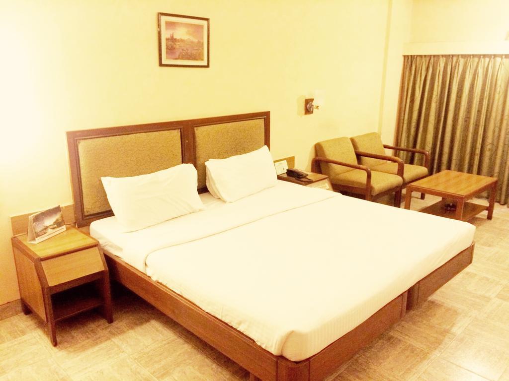 Harsha Hotel Hyderabad Exterior photo