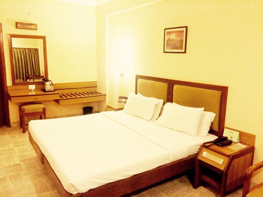 Harsha Hotel Hyderabad Exterior photo